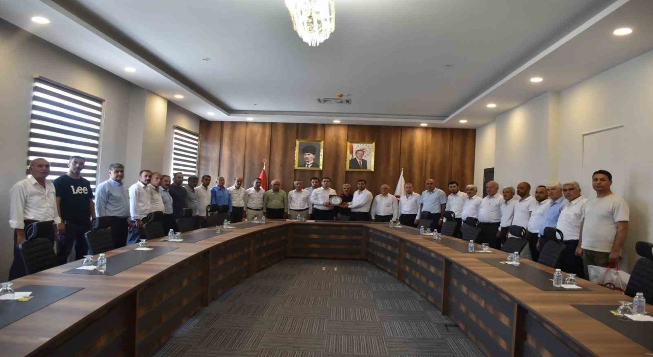 Sasonda kırsalda yürütülen yoğun çalışmalar köy muhtarlarının takdirini topladı