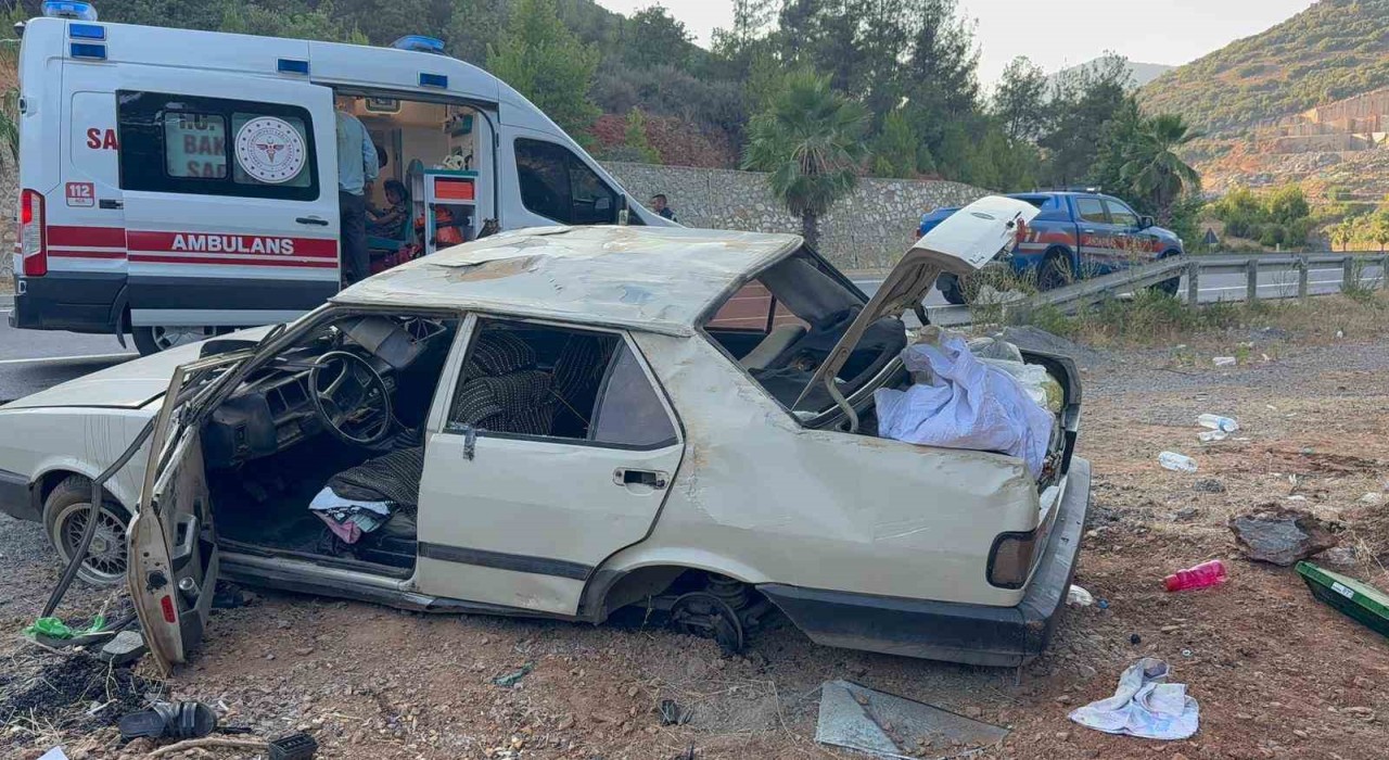 Savrulan Tofaş araç takla attı: 2si çocuk 5 yaralı