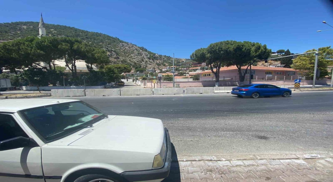 Sazlı Kavşağının kapatılması trafik sorununa çözüm olmadı