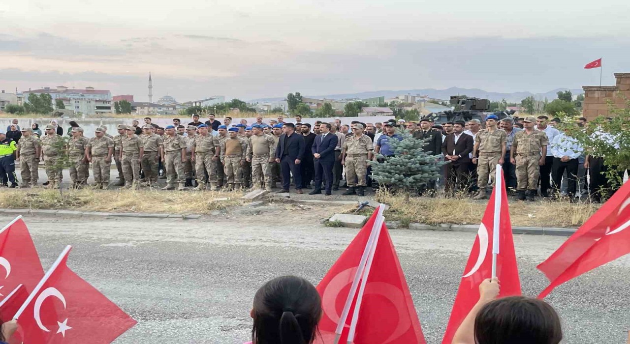 Şehit Binbaşı Arslan Kulaksız Malazgirtte anıldı