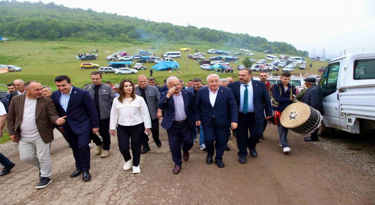 Şenlikte Başkan Gülere sevgi seli