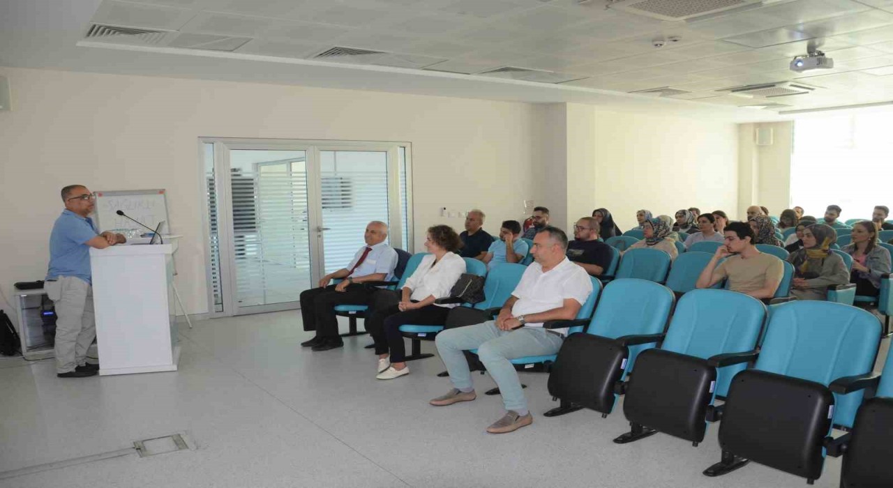 Sigara Bırakma Polikliniklerinde görev alacak personele eğitim verildi