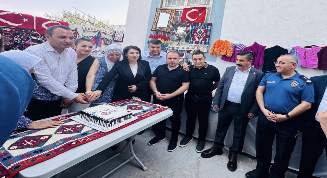 Silopi ADEM1de yılsonu sergisi açıldı