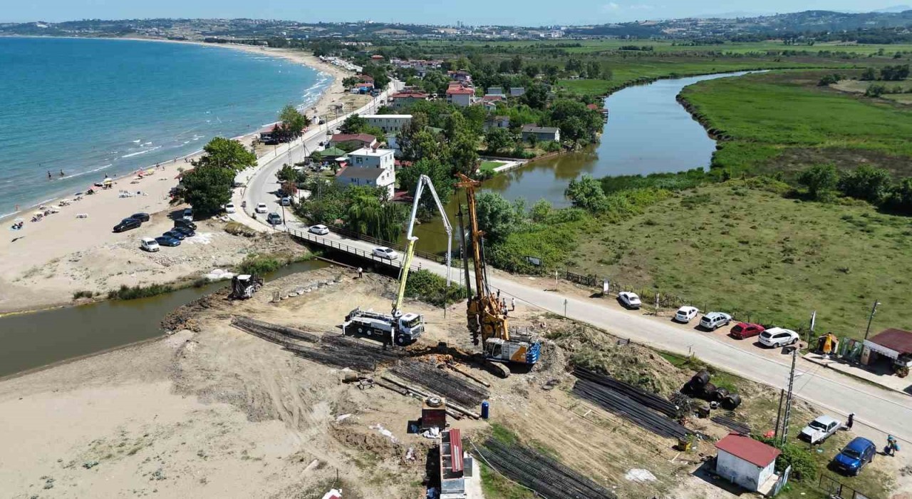 Sinop Aklimandaki köprüler çift yönlü olarak yenileniyor