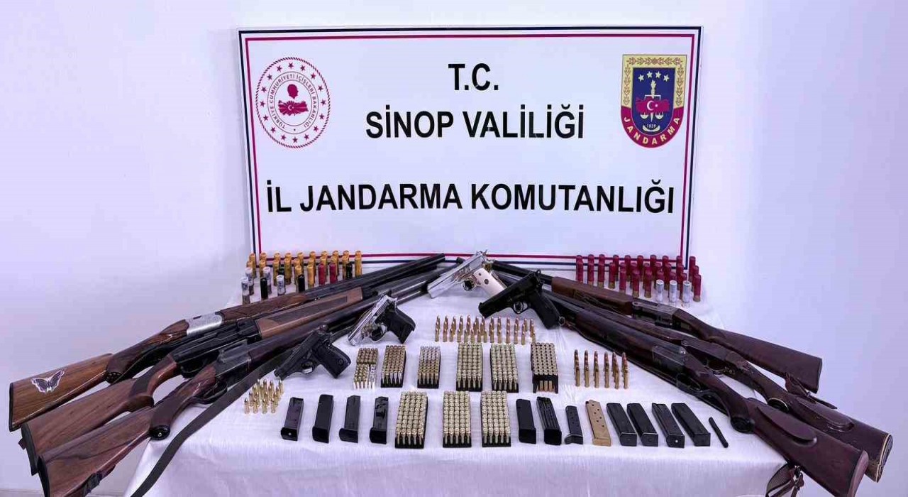 Sinopta kaçak silah ve ürün operasyonu: 5 gözaltı