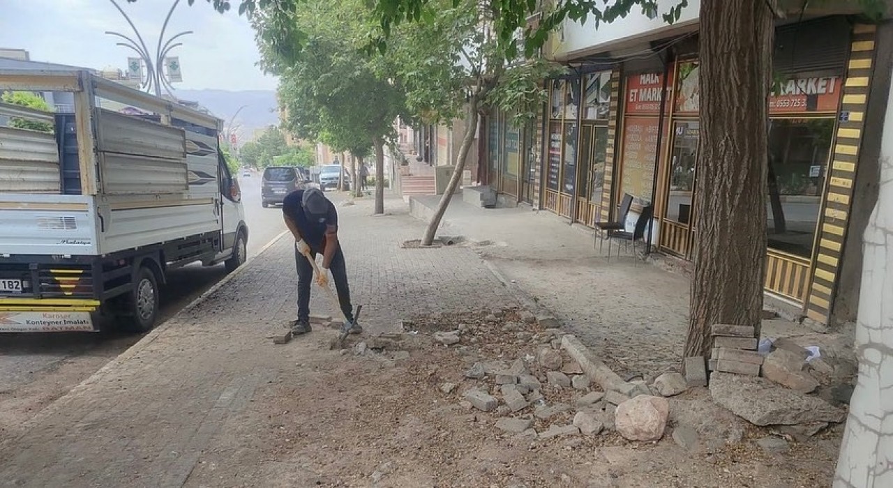 Şırnak Belediyesinden kent genelinde yoğun parke taşı mesaisi
