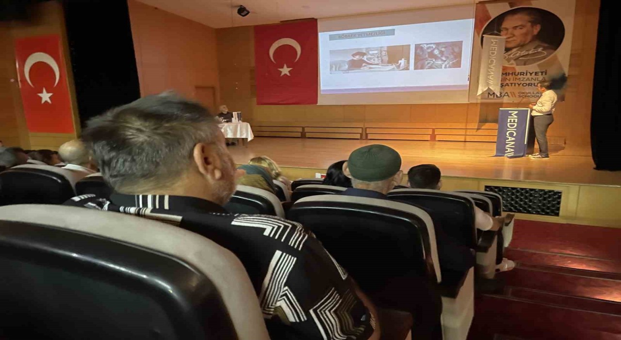 Sivasta böbrek nakli ve diyaliz süreci eğitimi düzenlendi