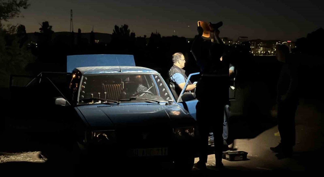 Sivasta çıkan kavgada iki kişi birbirini vurdu
