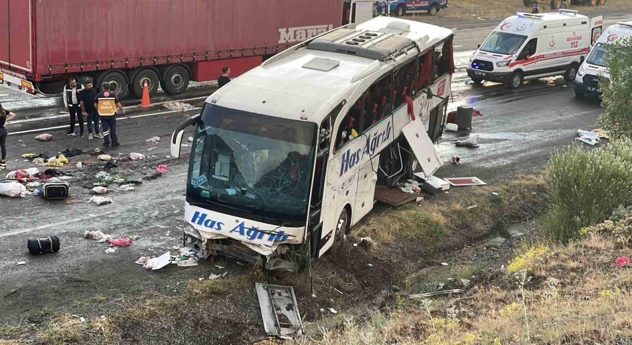 Sivasta otobüs kazasında ölenlerin kimlikleri tespit edildi