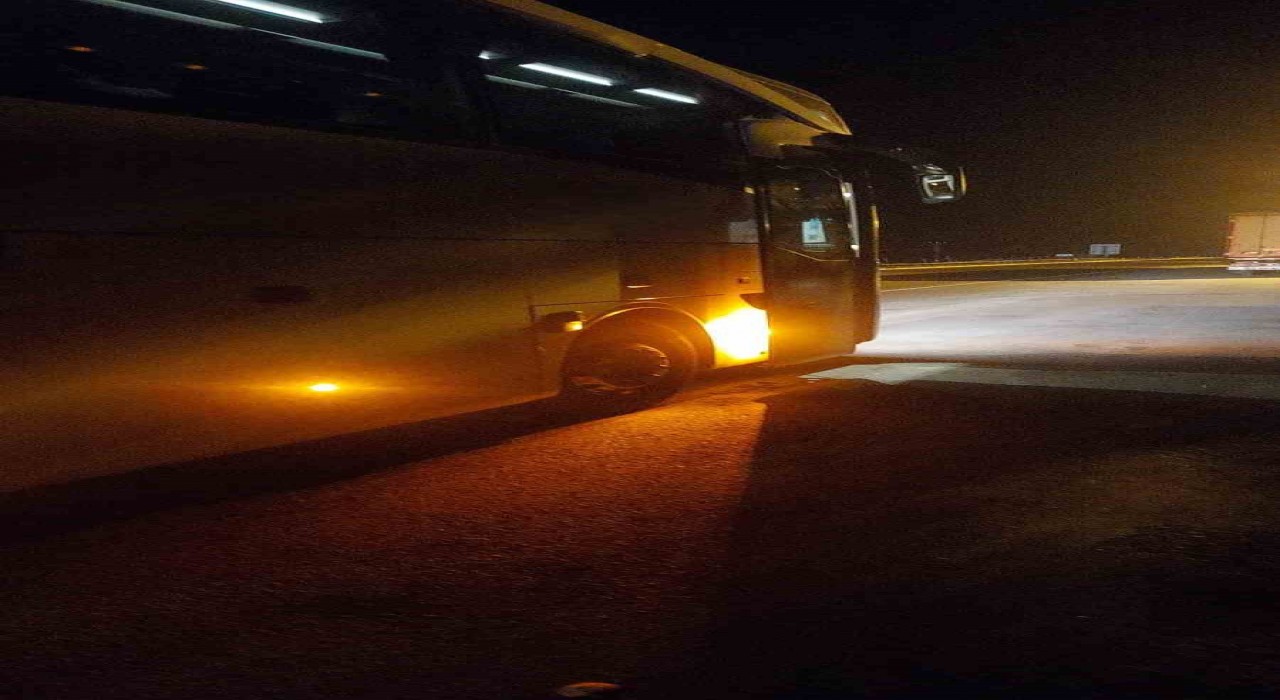 Sivasta otoyolda otobüsün çarptığı yaya hayatını kaybetti