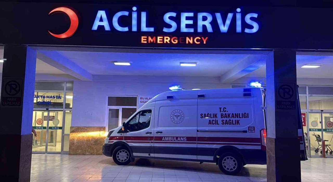 Sivasta trafik kazası geçiren Bitlis eski Valisi Karaömeroğülunun durumu ciddiyetini koruyor
