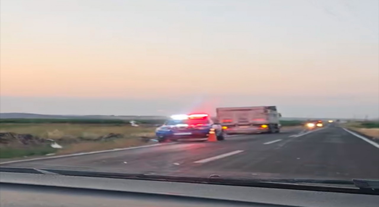 Siverekte tarım işçilerini taşıyan iki araç çarpıştı: 11 yaralı