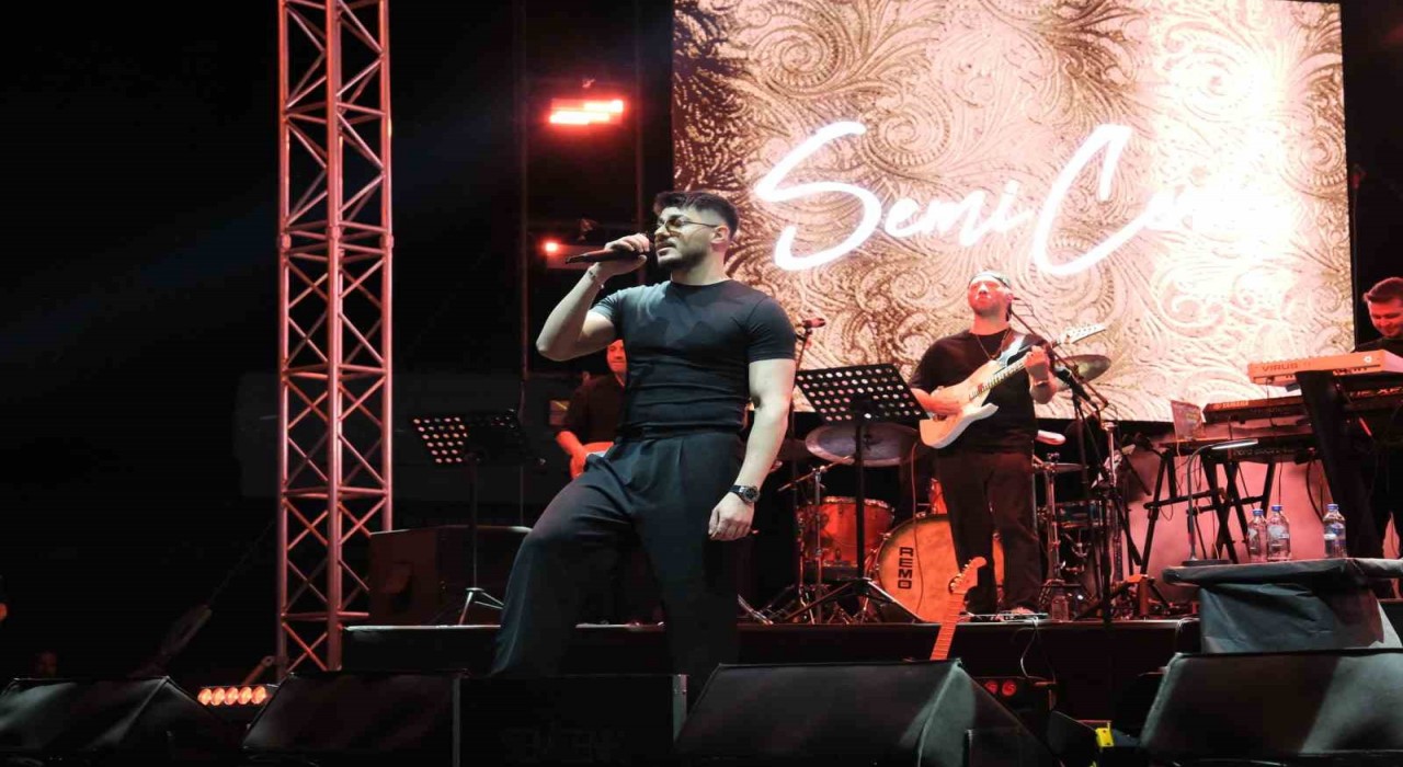 Sivrihisarda unutulmaz gece yaşattılar