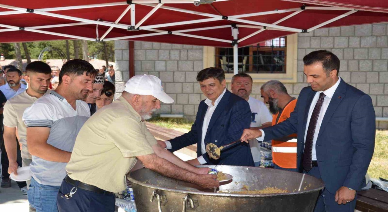 Söğütte Şifalı Pilav etkinliği yoğun katılımla gerçekleştirildi