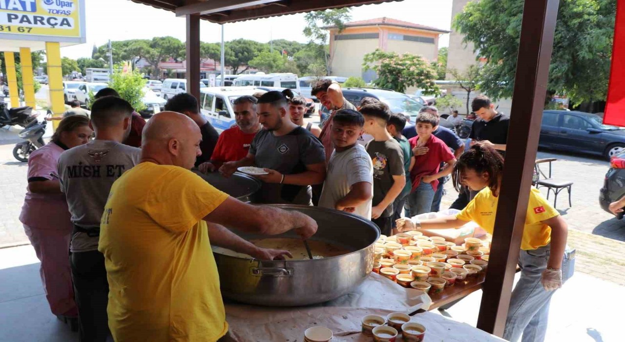 Sökede sanayi esnafından aşure hayrı