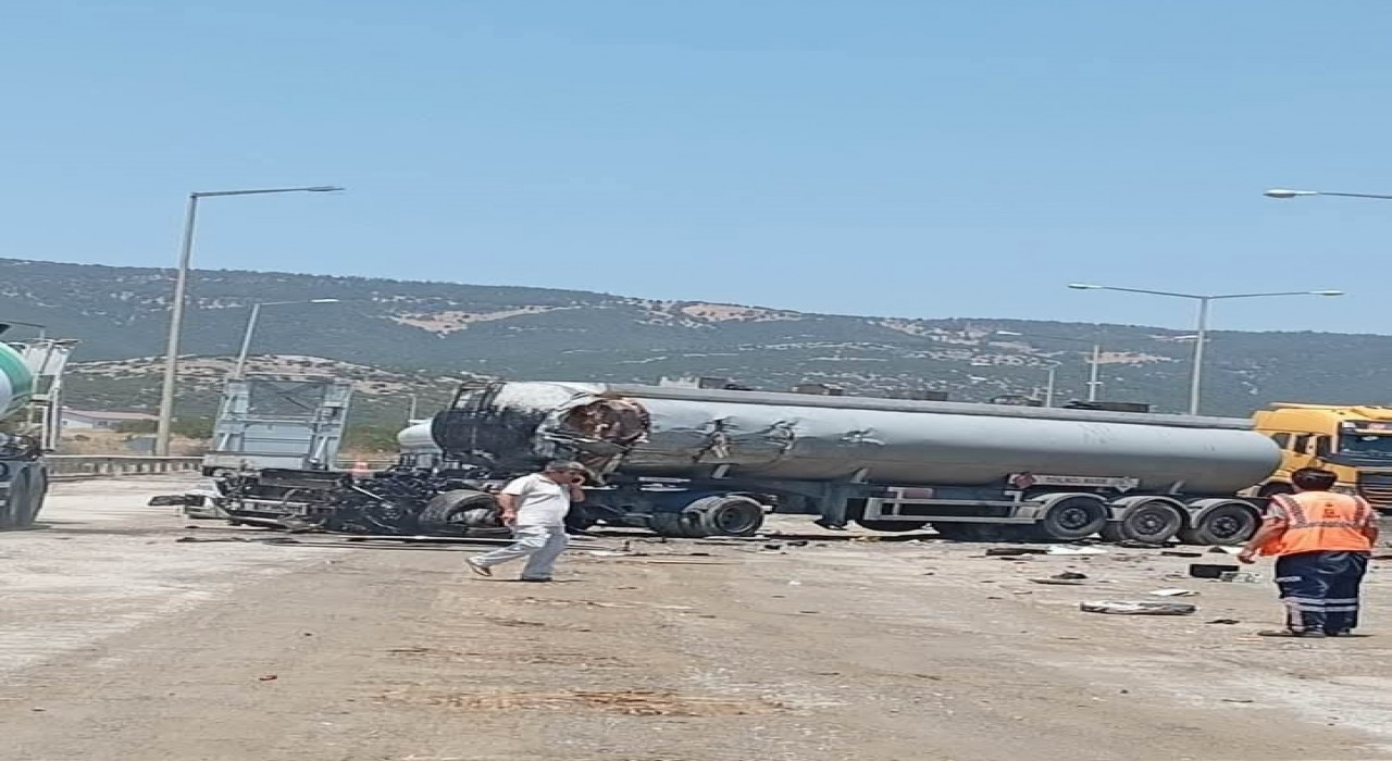 TAG Otoyolunda tanker ile kamyon kafa kafaya çarpıştı: Sürücüler hayatını kaybetti