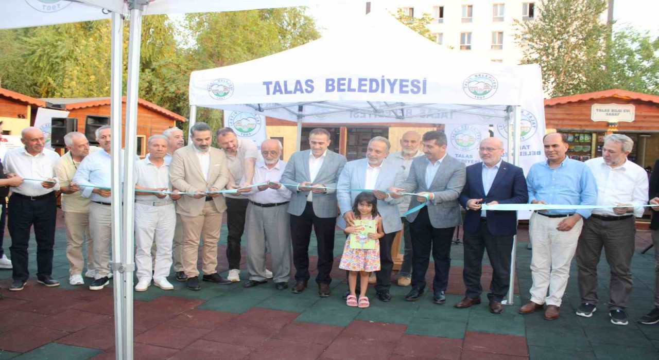Talasta Sahaflar Çarşısı açıldı