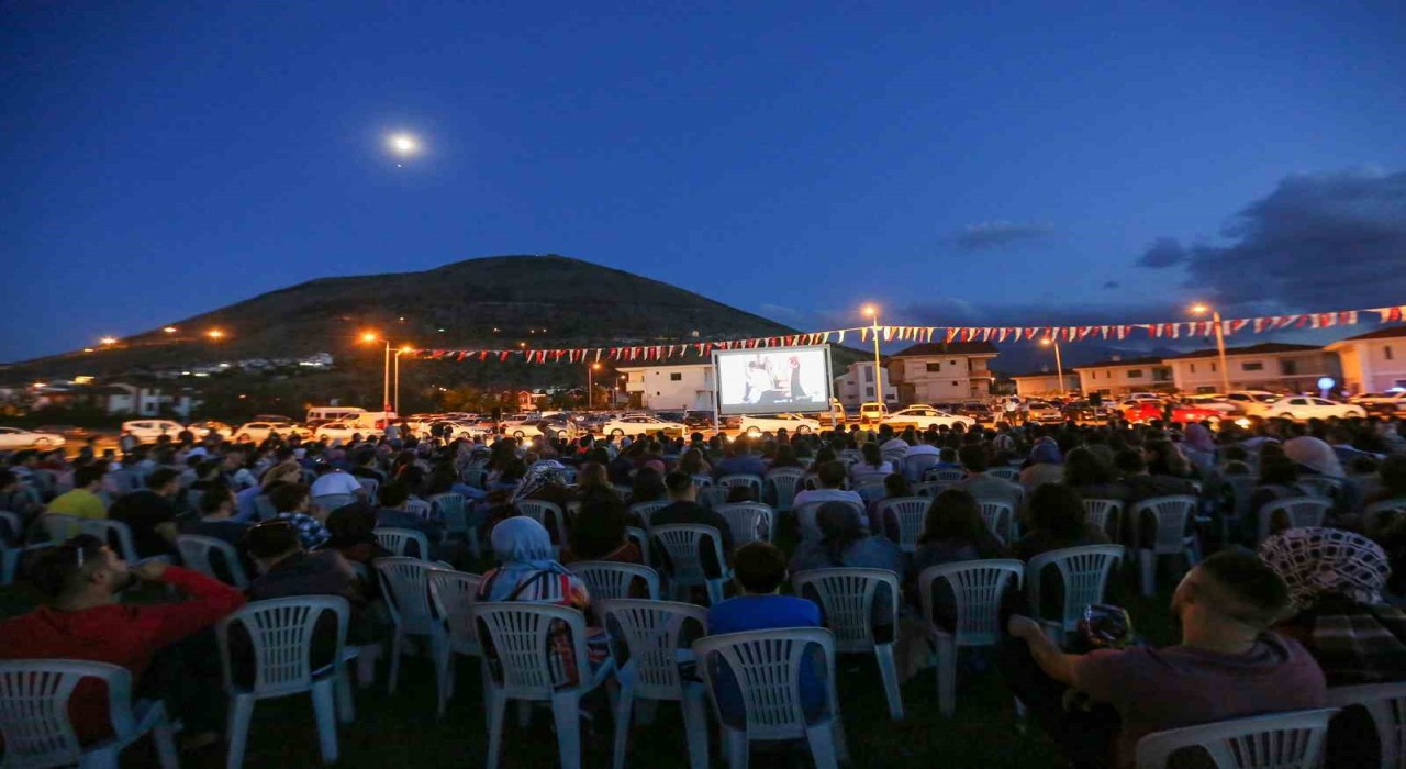 Talasta yaz akşamları daha renkli, daha canlı