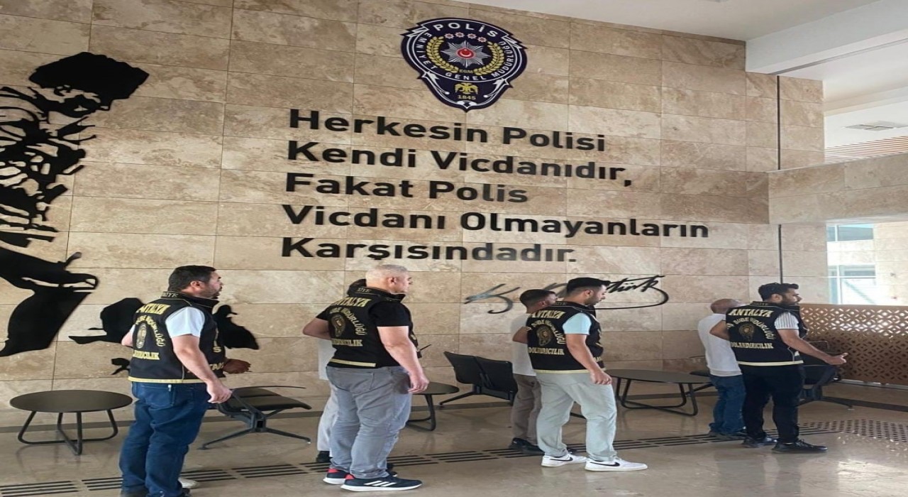 Tapuda sahte kimlikle satış girişimi: 4 kişi tutuklandı