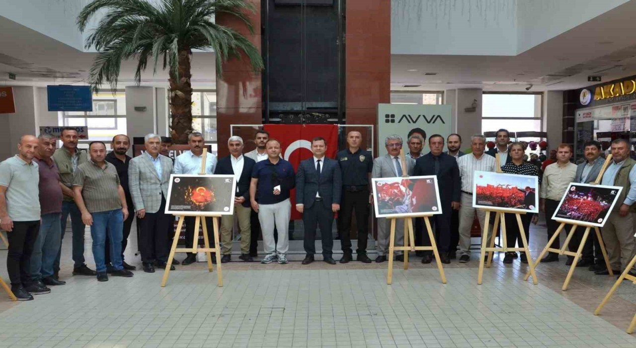 Tatvanda 15 Temmuz konulu fotoğraf sergisi açıldı
