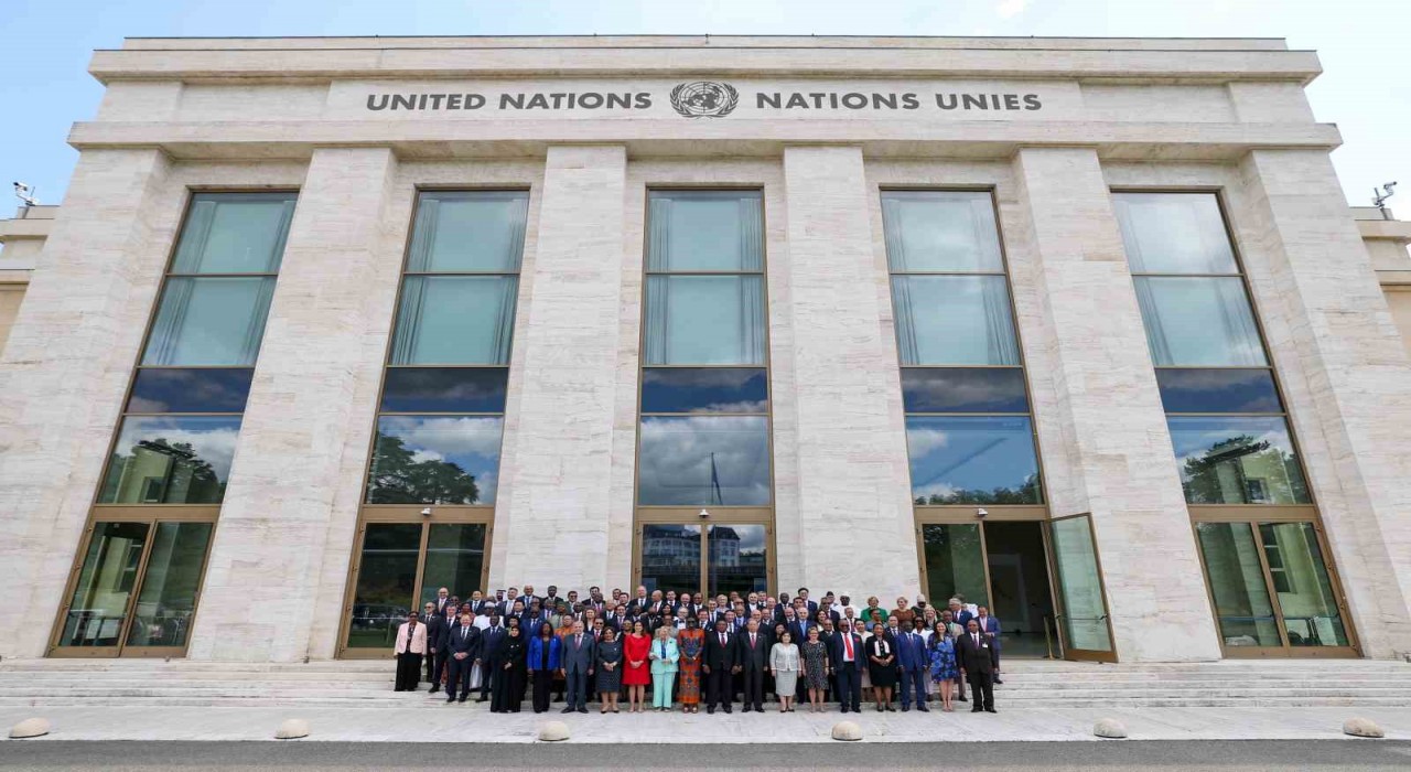 TBMM Başkanı Kurtulmuş, Cenevrede parlamento başkanlarıyla aile fotoğrafına katıldı