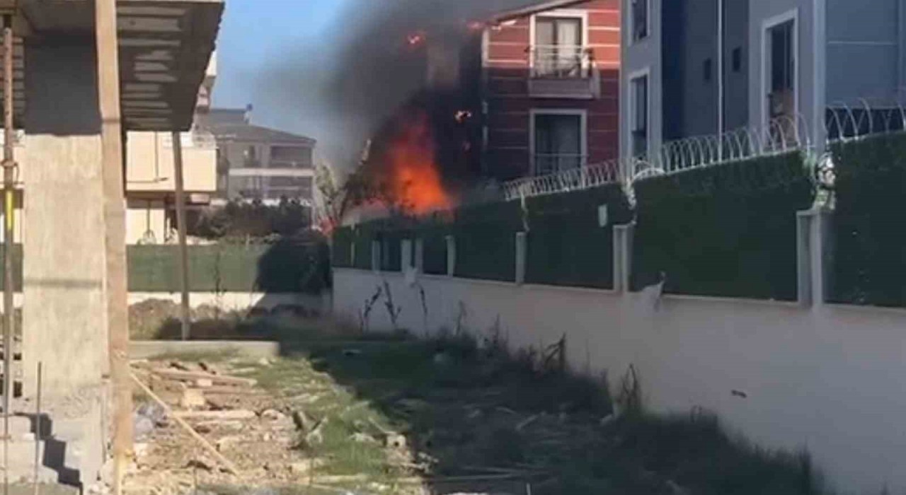 Tekirdağda ev yangını paniğe neden oldu