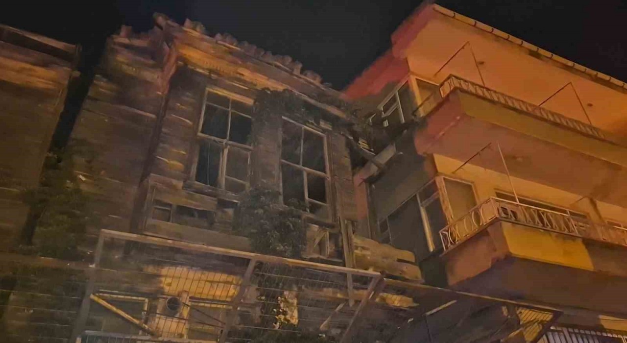 Tekirdağda metruk bina çökme tehlikesiyle mahalleyi korkuttu: 5 aile tahliye edildi