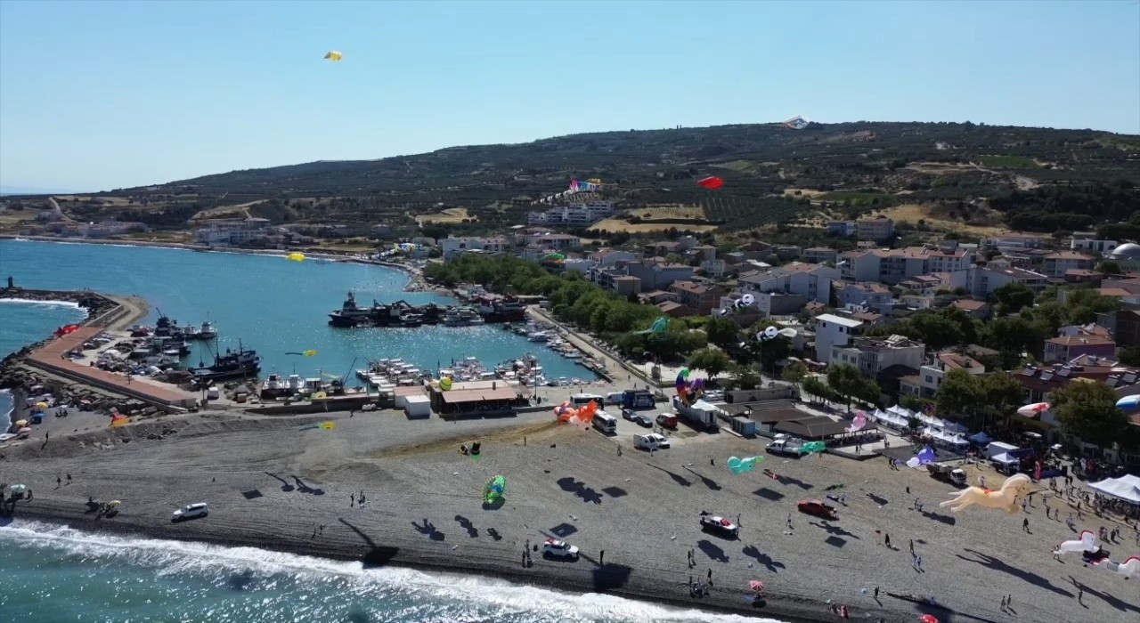 Tekirdağda Uçurtma Festivali gökyüzünü renklendirdi