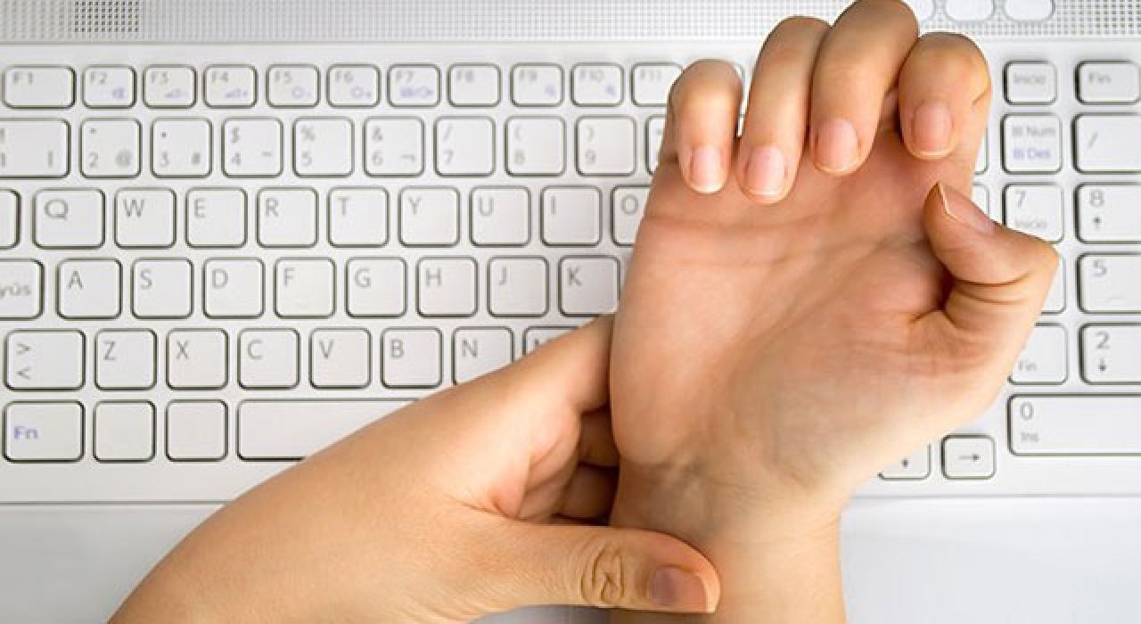 Tetik Parmak Hastalığı Günlük Yaşamı Zorlaştırıyor