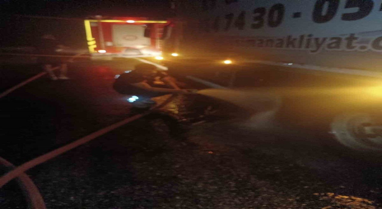 Tırda çıkan yangına itfaiyeden seyir halindeyken müdahale