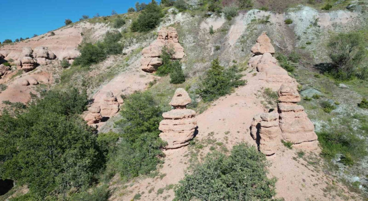 Tokattaki Gelinbaşı Kayalığı görenleri mest ediyor