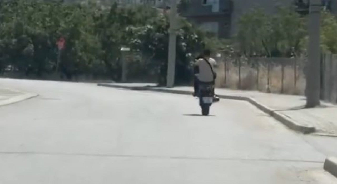 Trafikte akrobatik hareketler yapan motosikletliye 4 bin 153 lira ceza kesildi