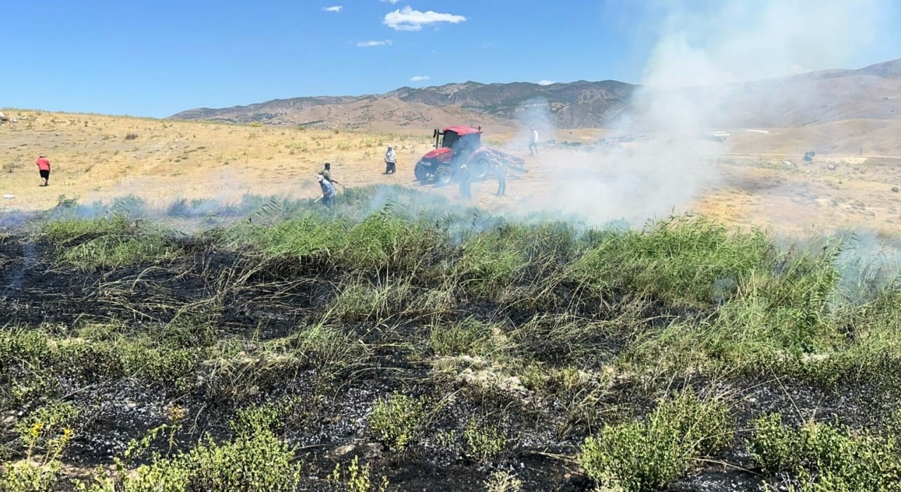 Tuncelide 2 biçerdöver yandı