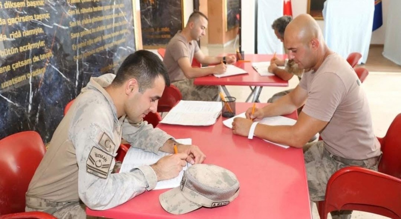 Tuncelide jandarmadan kan bağış kampanyasına destek