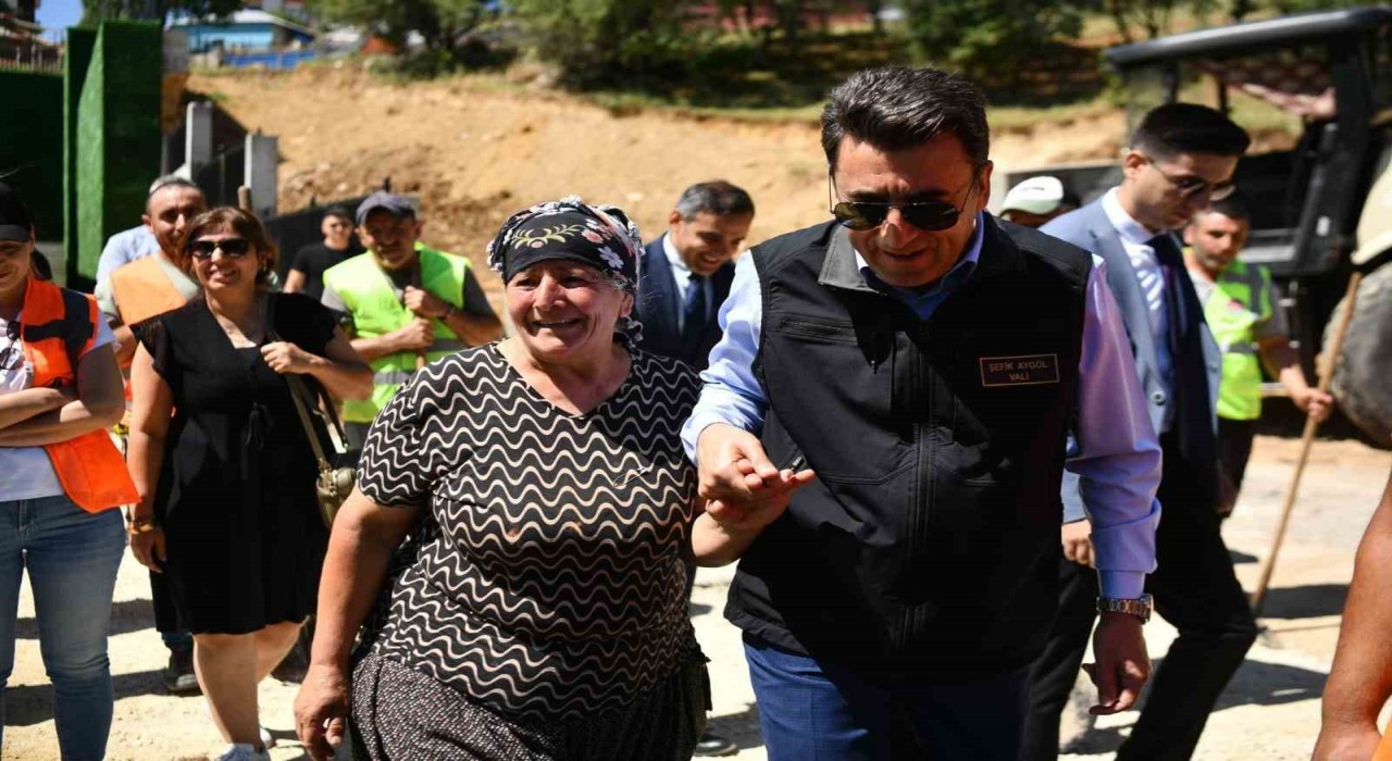 Tuncelide sıcak asfalt serimine başlandı