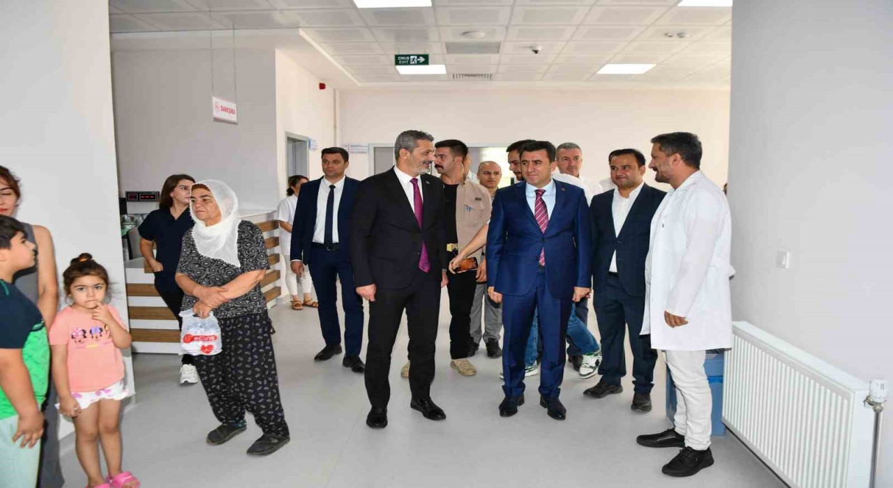 Tuncelide yeni aile sağlığı merkezi ile acil sağlık hizmetleri istasyonu açıldı