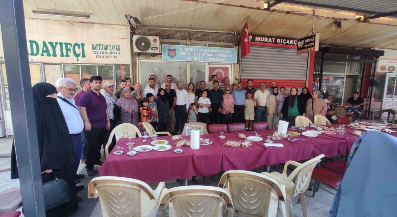 Turgutluda şehit aileleri ve gaziler kahvaltı programında buluştu