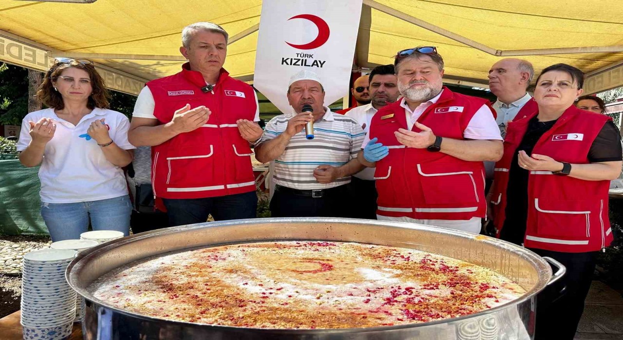 Türk Kızılay Manisadan 1000 kişiye aşure ikramı