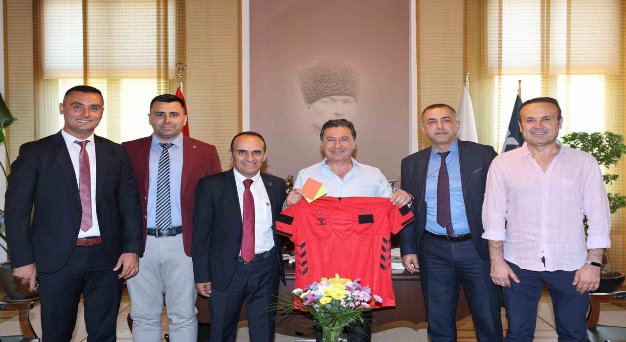 Türkiye Faal Futbol Hakemleri ve Gözlemcileri Derneğinden Başkan Arasa ziyaret