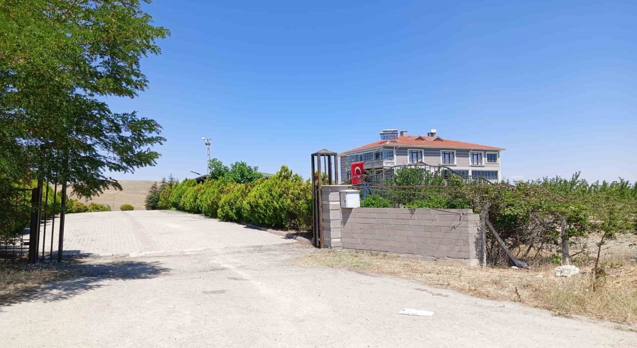 Tutukluk yapan silah aniden ateş aldı: 1i ağır 2 kişi yaralandı