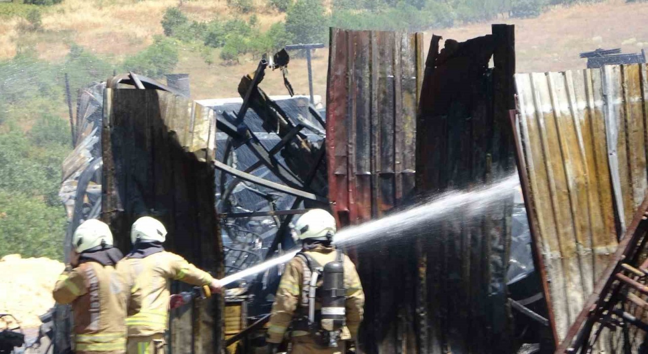 Tuzlada iş yerinde yangın: Alevler kontrol altına alındı