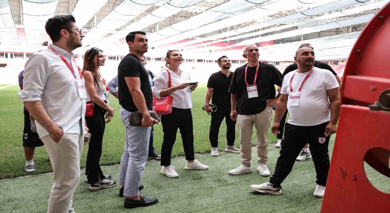 UEFA yetkilileri, Samsunsporun stadını inceledi