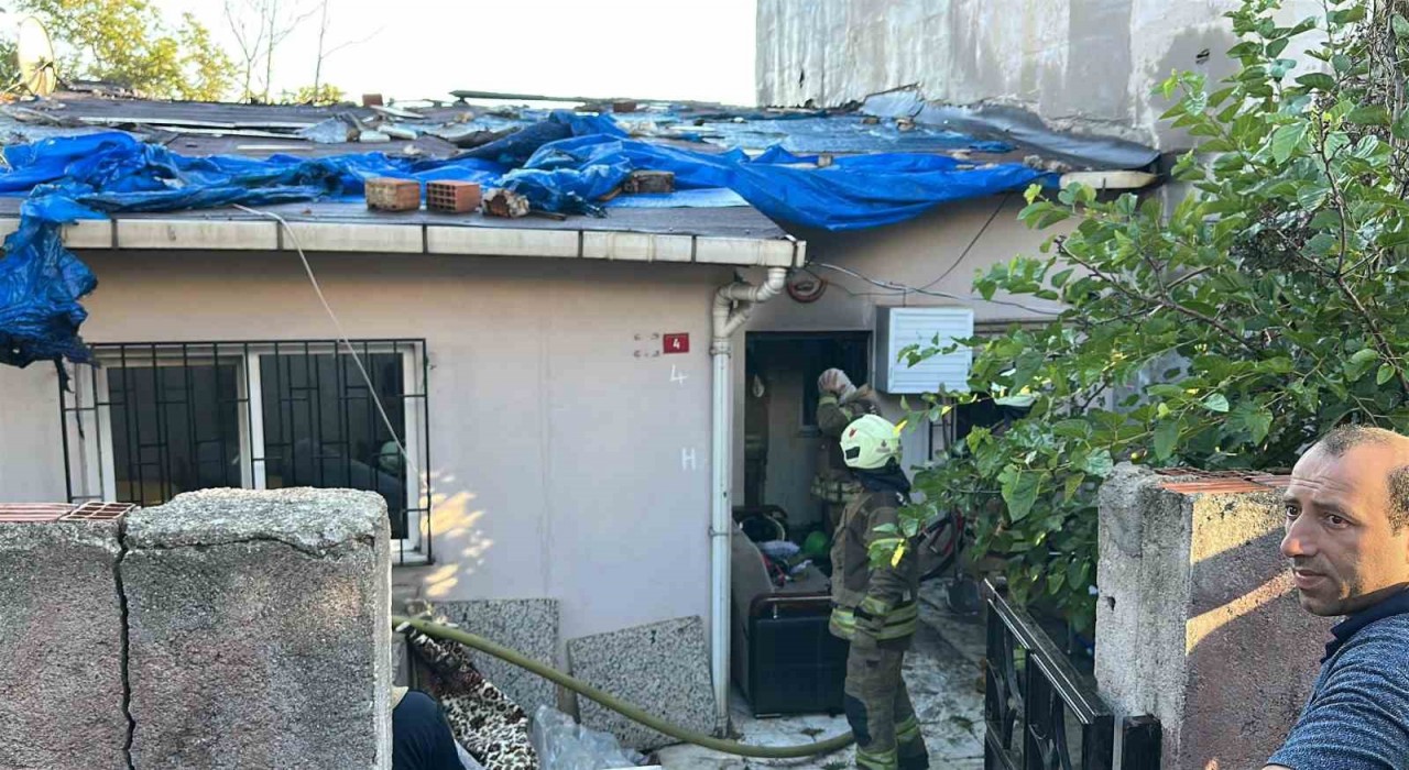 Ümraniyede çakmakla oynayan çocuk yangın çıkardı
