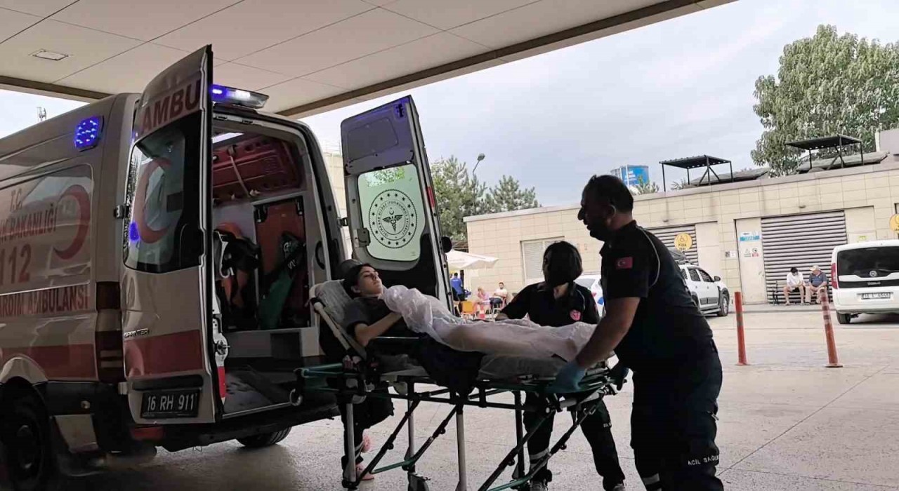 Üzerine sıcak su dökülen market çalışanı hastanelik oldu