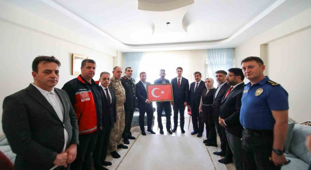 Vali Aydoğdu, Gazi Çatmayı evinde ziyaret etti