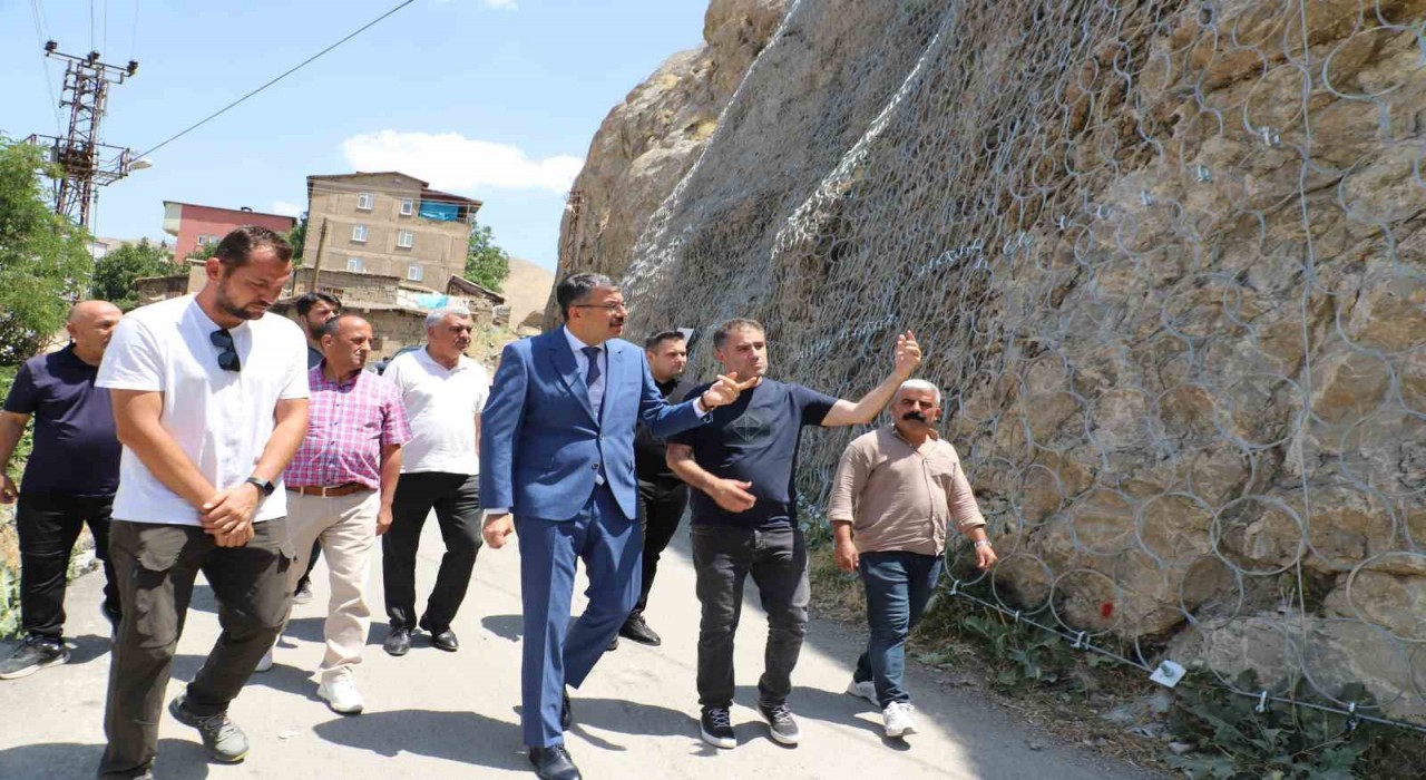 Vali Çelik, Mir Kalesindeki ıslah çalışmalarını denetledi