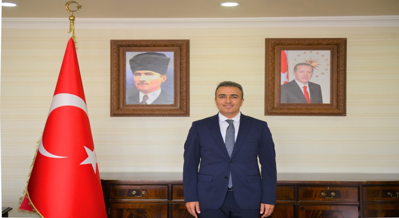 Vali Çiçekten 15 Temmuz şehitlerini anma, demokrasi ve milli birlik günü mesajı