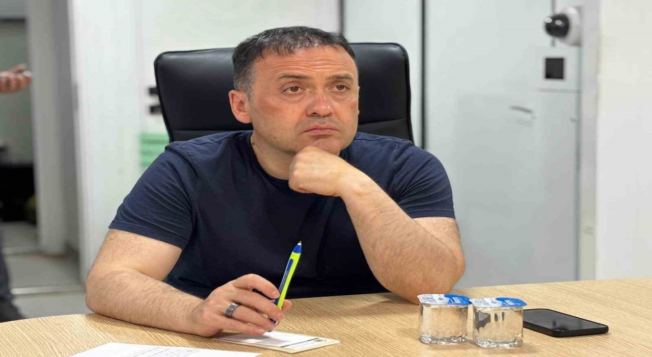 Vali Sözer, gelişmeleri Yangın Yönetim Aracında takip ediyor