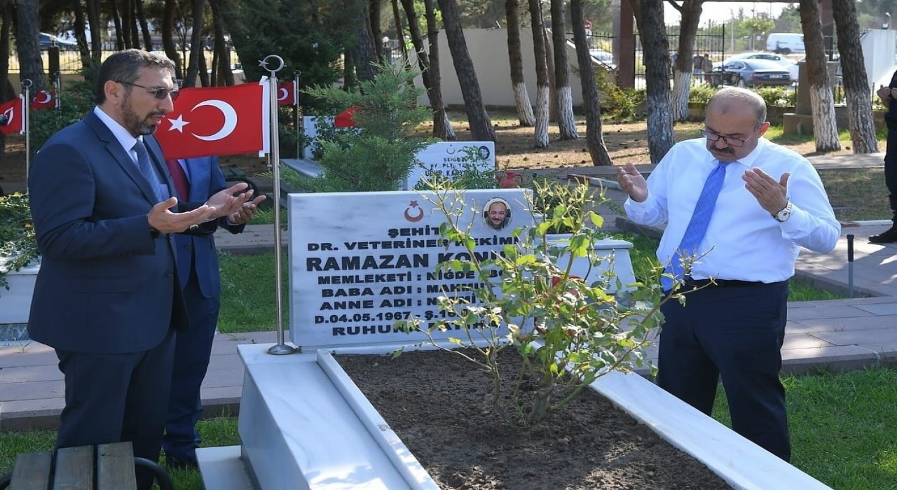 Vali Ustaoğlundan 15 Temmuz şehidinin ailesine ziyaret