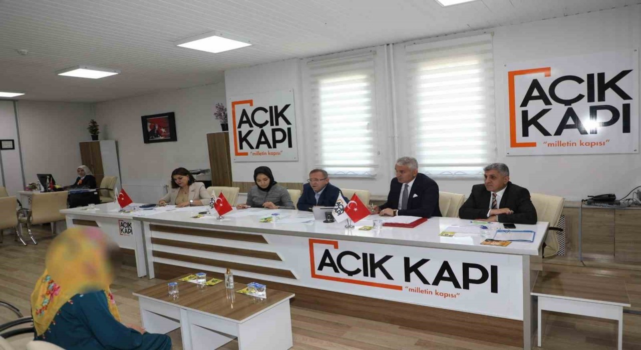 Vali Ziya Polat, Halk Günü Toplantısında vatandaşları dinlendi